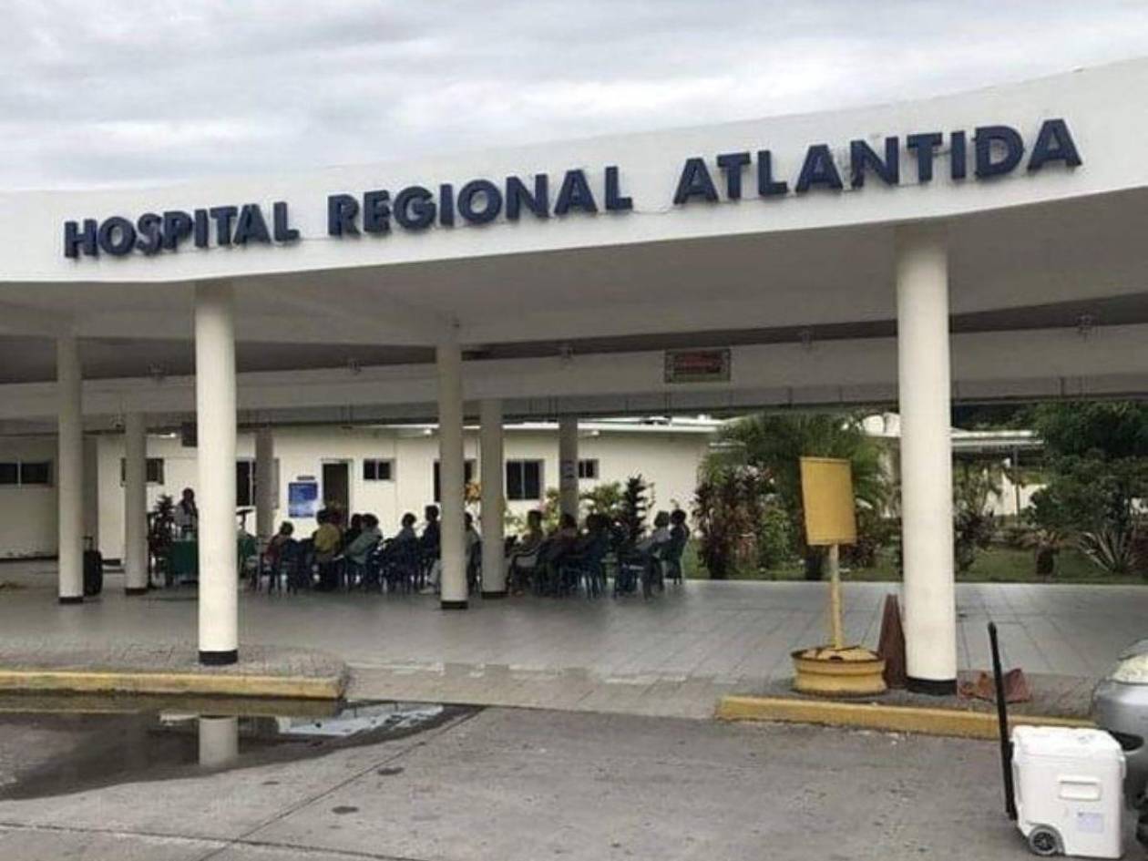 Al hospital llega hombre a tirotear paciente en La Ceiba; murió horas después del ataque