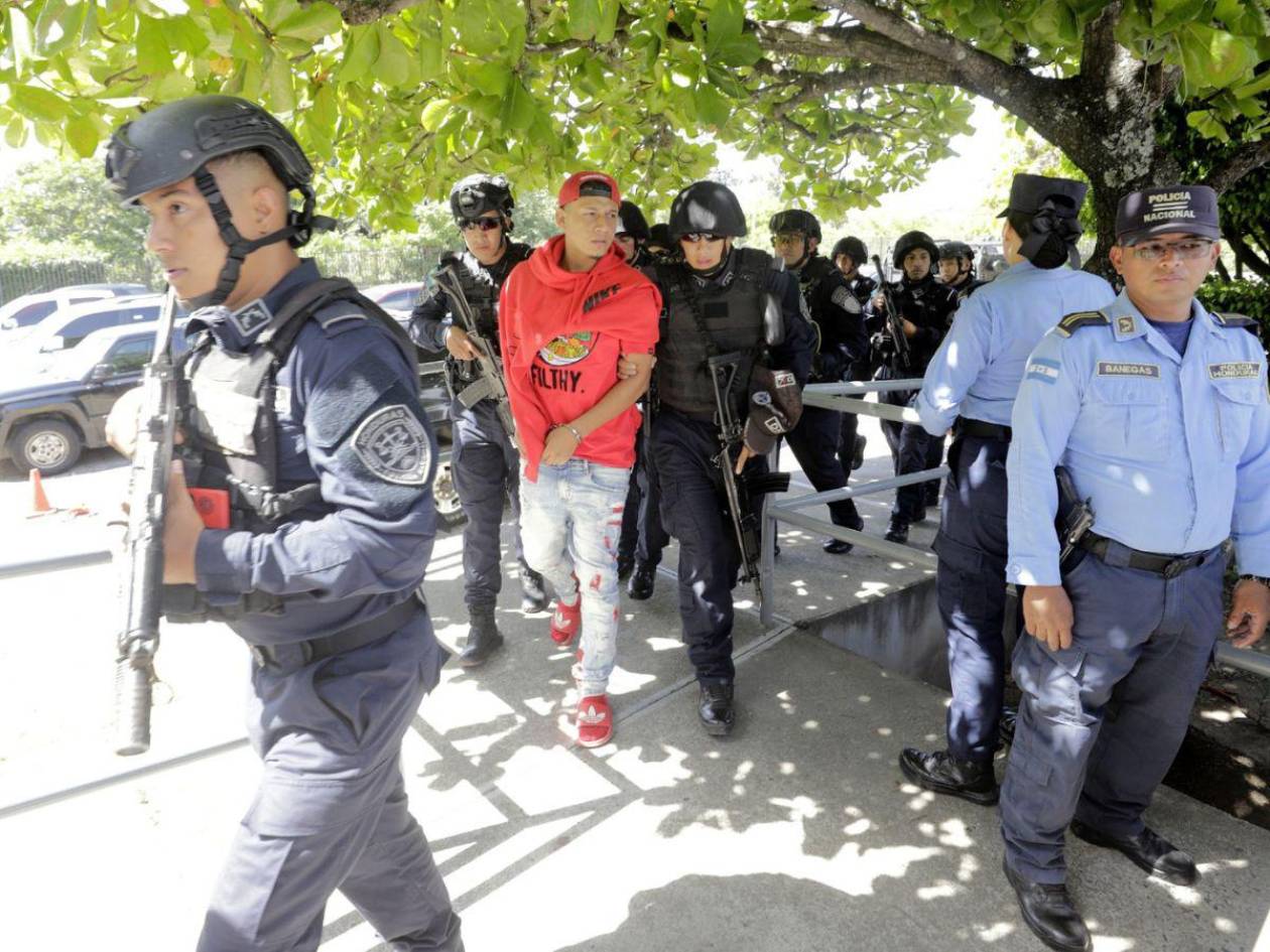 Bajo arresto permanecerá extraditable; EUA lo pide por tráfico de fentanilo