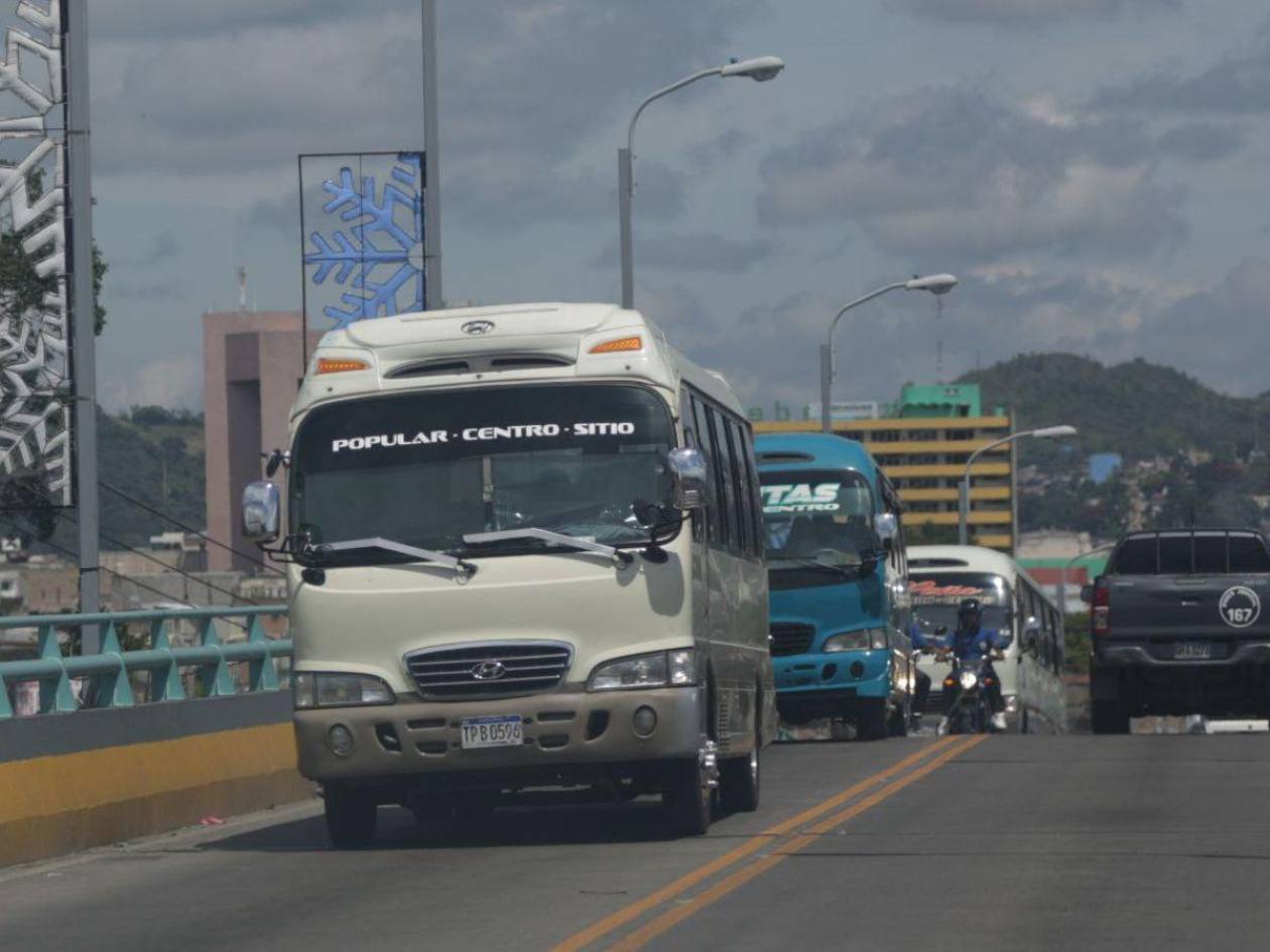 Transportistas amenazan con subir 3 lempiras al pasaje urbano