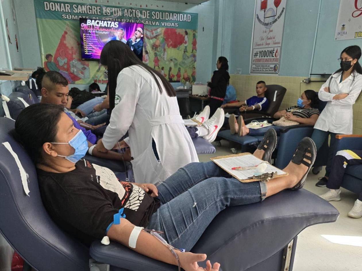 Hospitales y Cruz Roja llaman a ciudadanos a donar sangre para diciembre