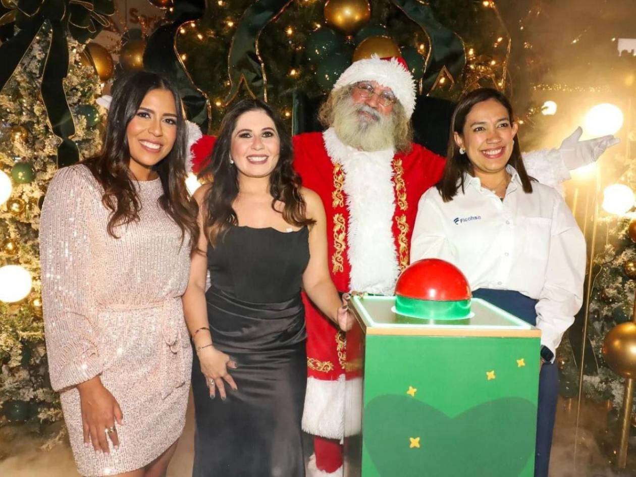 Cascadas Mall celebra el encendido del árbol de Navidad en, trayendo el espíritu festivo