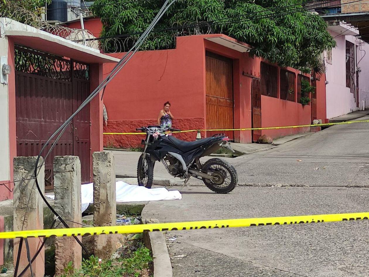 A unas cuadras de su casa le quitan la vida a hombre en colonia Villa Nueva