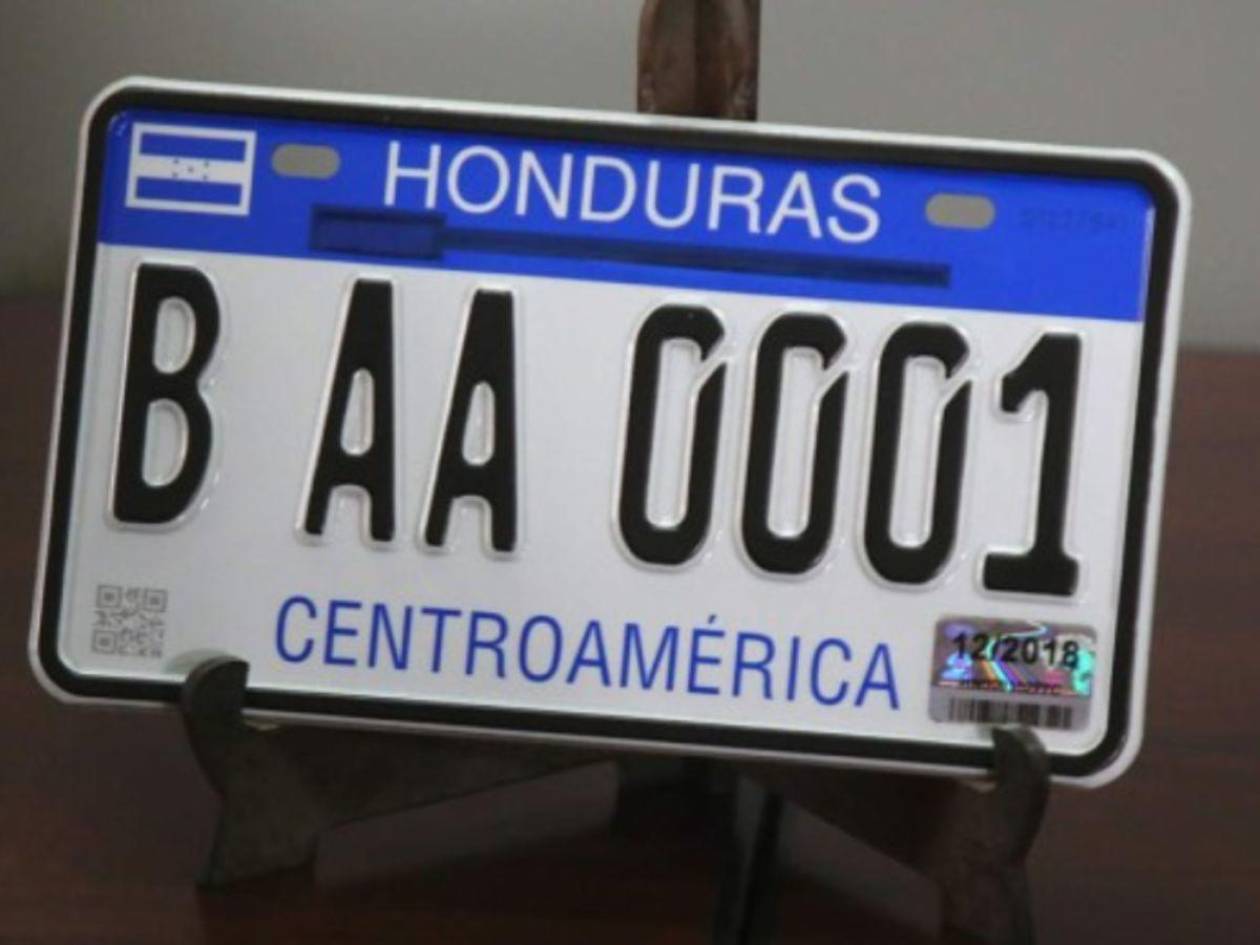 Entre 500 y 700 lempiras podría pagar Honduras por placa física vehicular