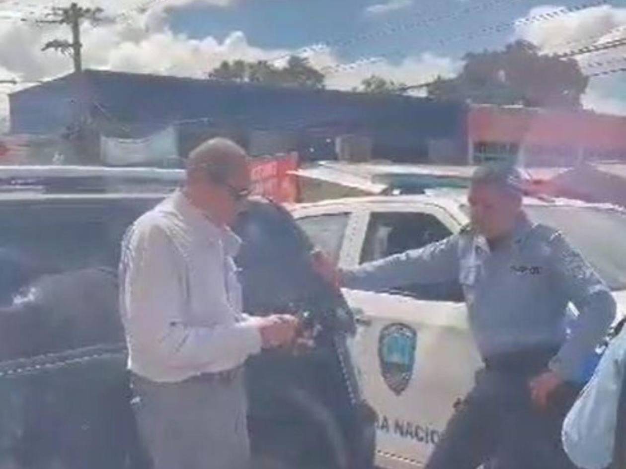 Ordenan investigación tras video de policías aceptando sobornos en Yoro