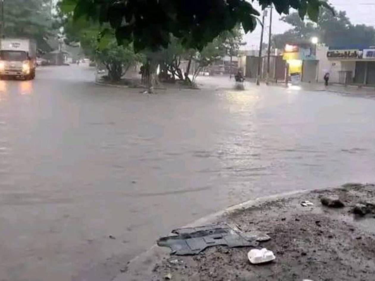 Alertas por lluvias siguen vigentes en Honduras; La Ceiba registra inundaciones