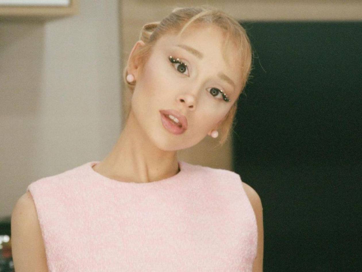 Ariana Grande responde a las críticas por su romance con Ethan Slater