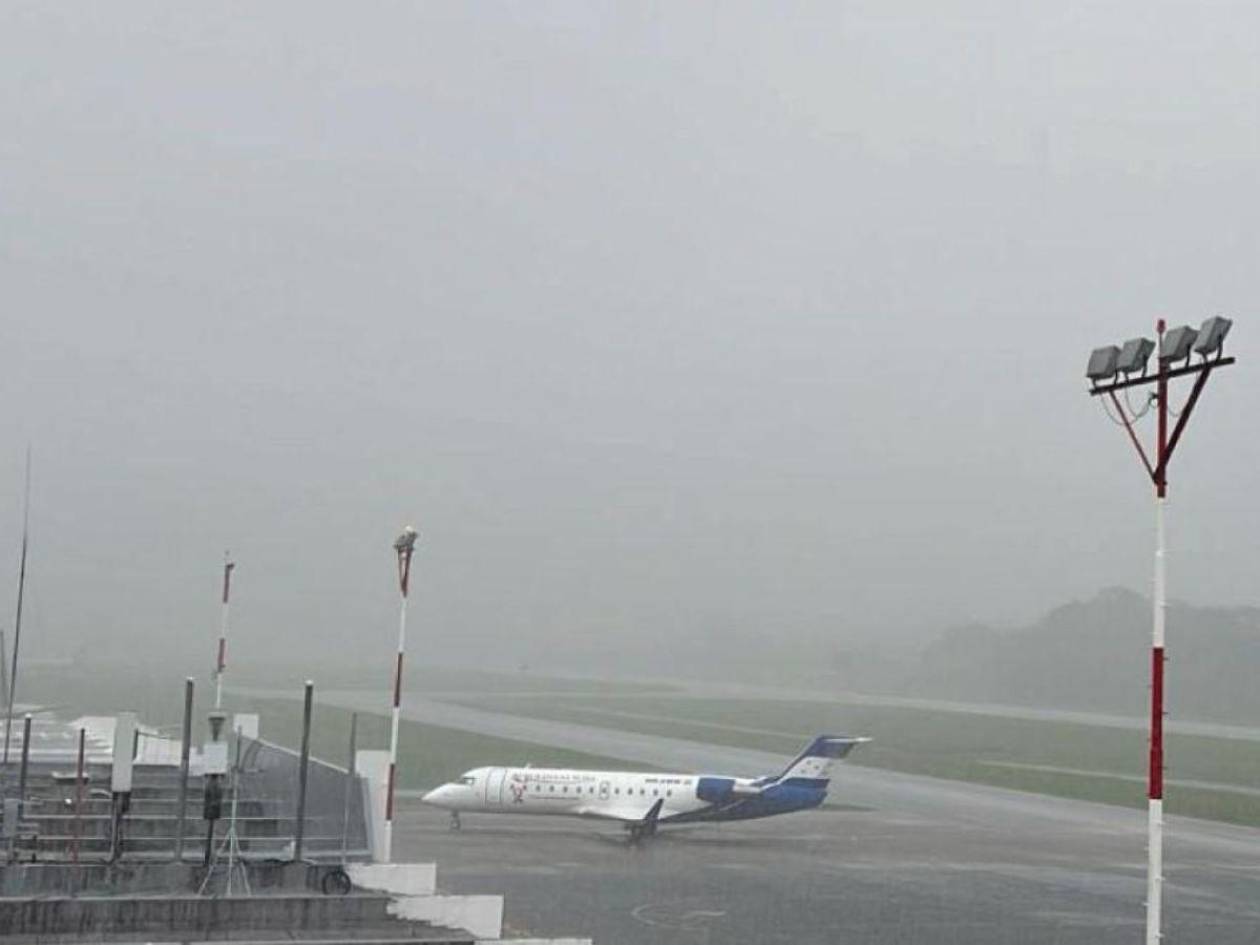 ¿Qué aeropuertos de Honduras están cerrados por lluvias de la tormenta Sara?