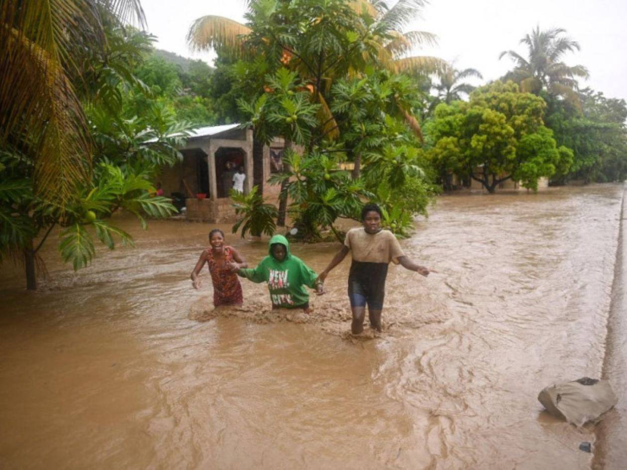 Muertos y desaparecidos por las lluvias en Haití, que clama por ayuda