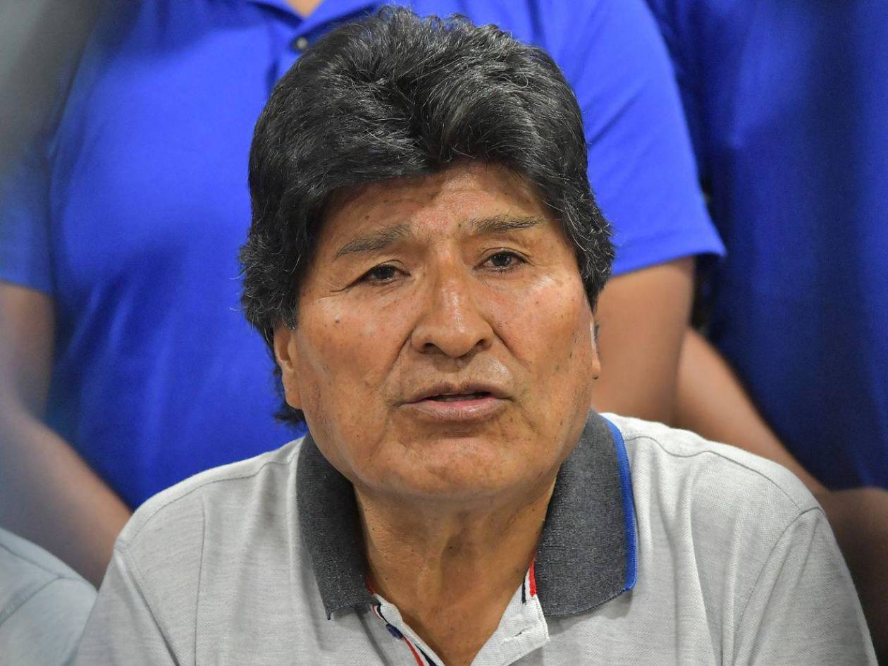 Evo Morales denuncia atentando tras ataque a disparos a su vehículo; su chófer resultó herido