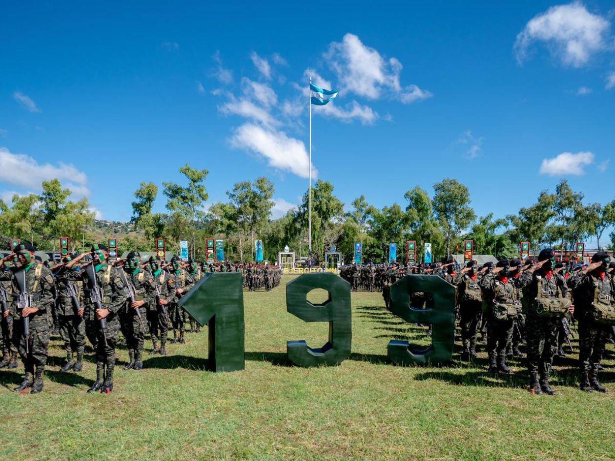 En el 199 aniversario del Ejército ascendieron a ocho generales