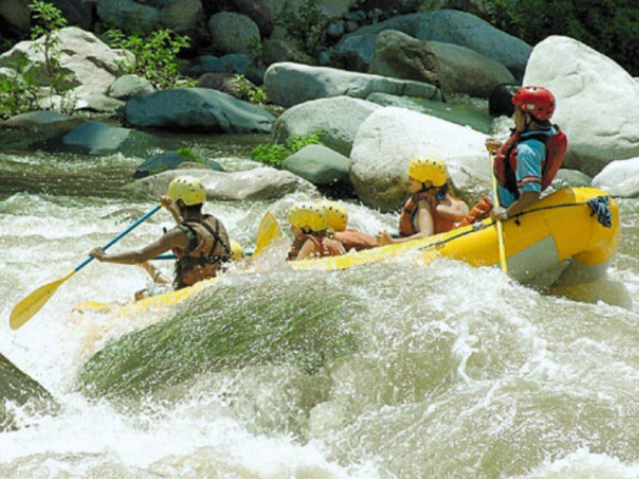 Rafting en el río Cangrejal, una experiencia llena de adrenalina y aventura