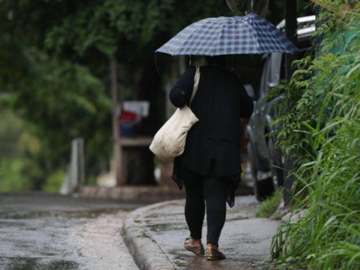 Copeco emite alerta verde para siete departamentos por lluvias