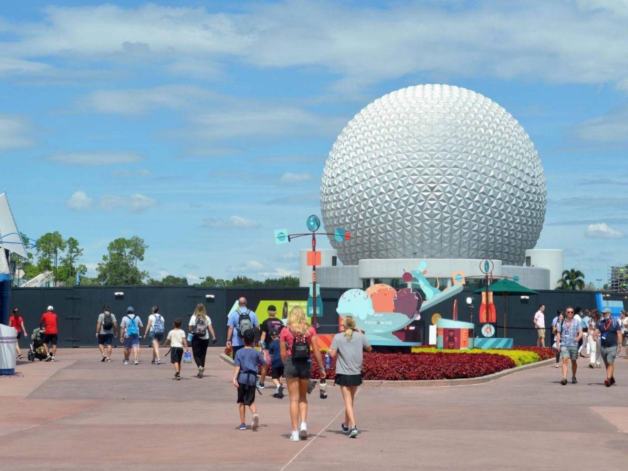 Parques de Disney en Florida cierran ante llegada del huracán Milton