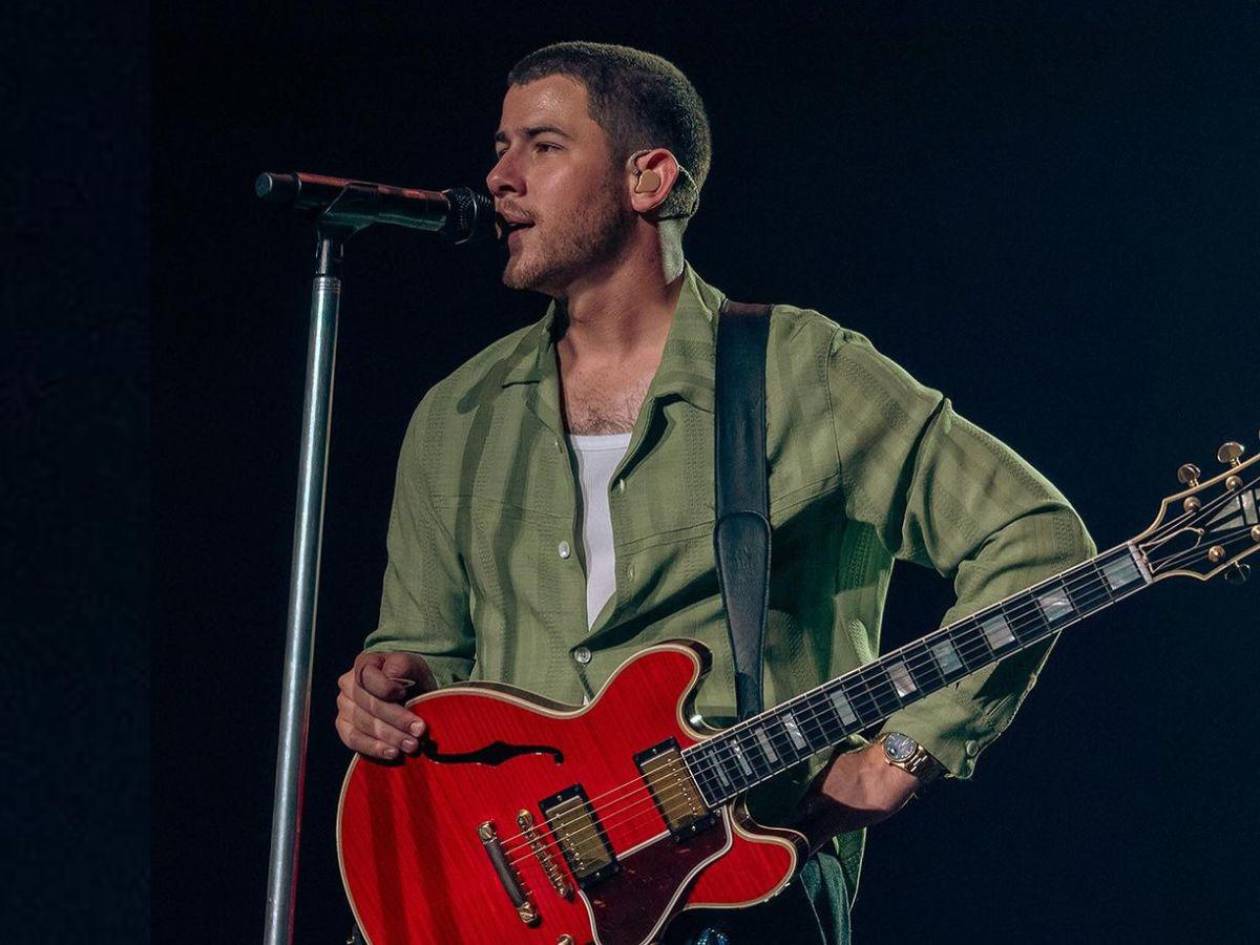 Nick Jonas huye de un escenario tras ser apuntado con un láser en la cabeza