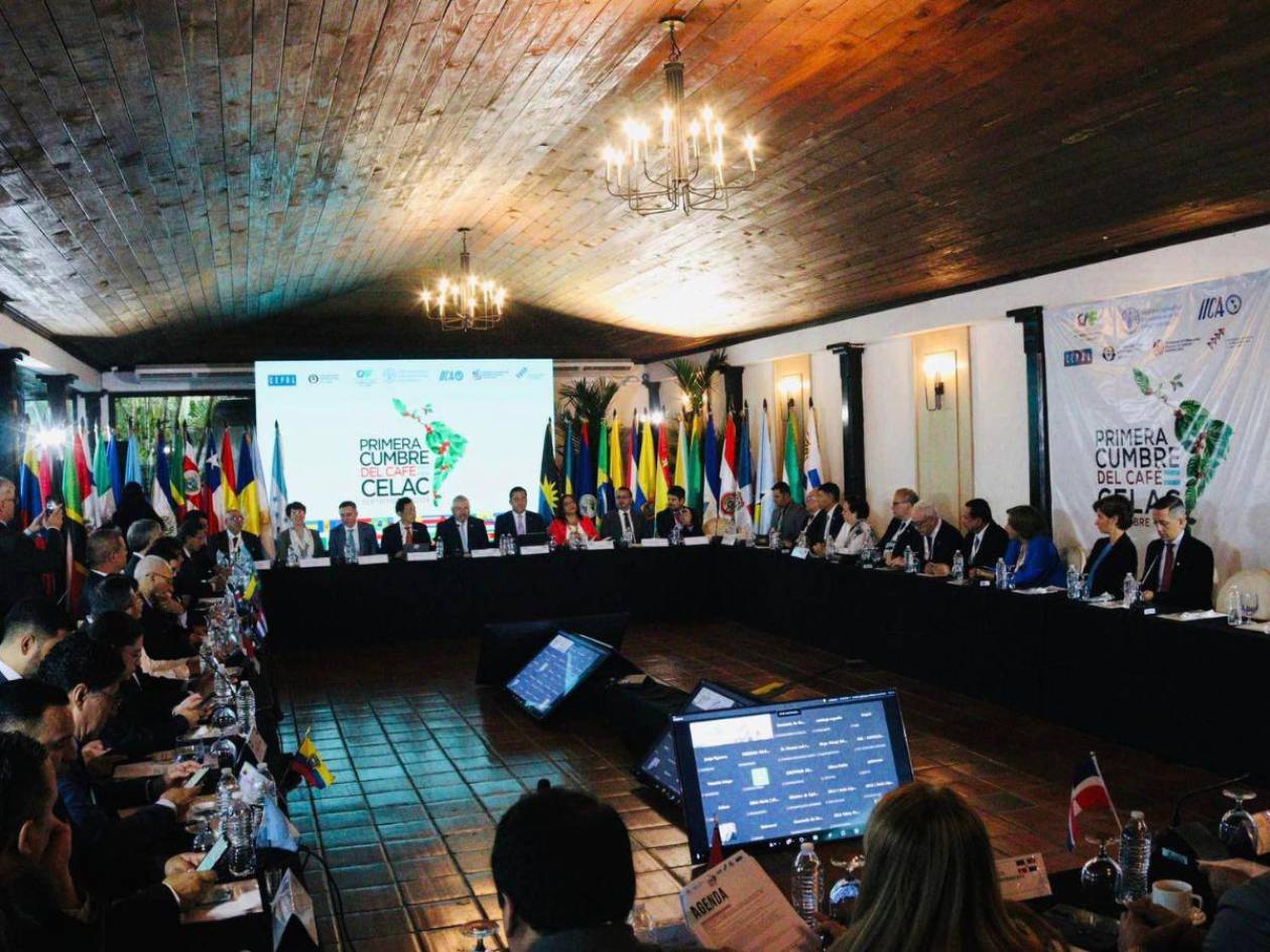 Celac impulsa el café como motor de desarrollo en la primera Cumbre del grano