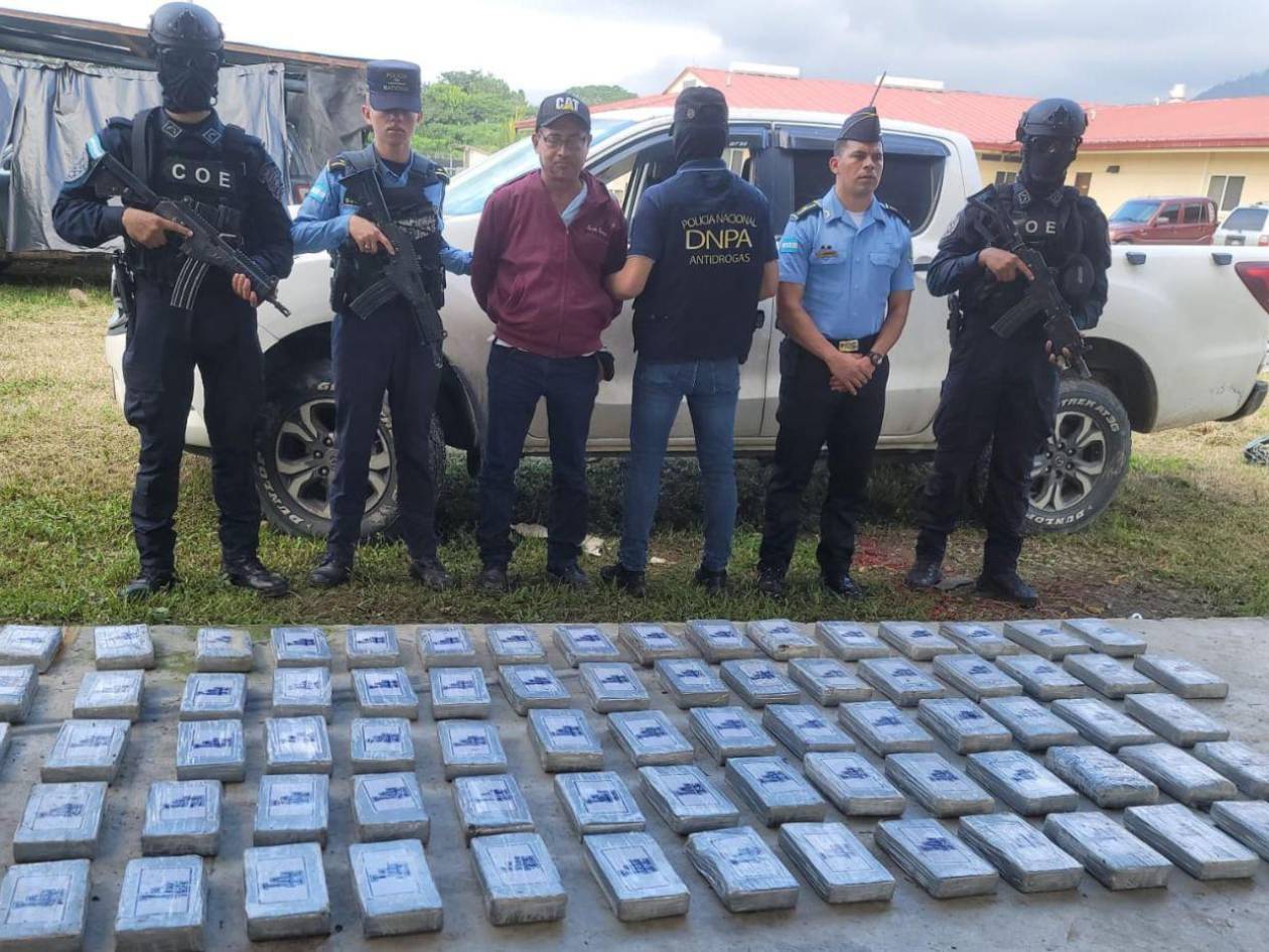 Cae conductor de pick-up con 77 paquetes de cocaína en El Progreso