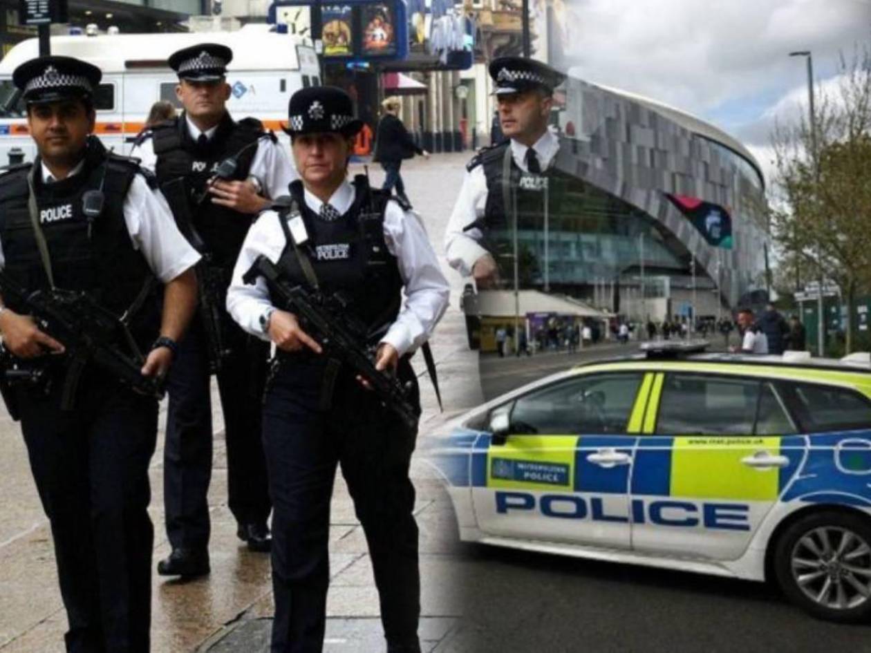 Jugador de la Premier League de Inglaterra es detenido en pleno entrenamiento