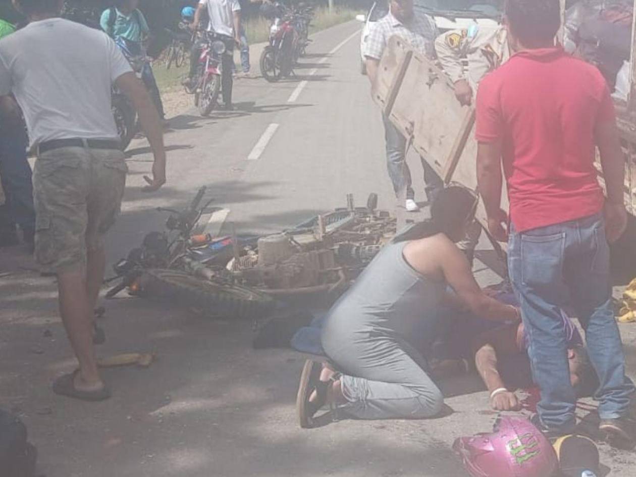 Niña de dos años muere en fatal accidente entre motocicleta y volqueta en Campamento, Olancho