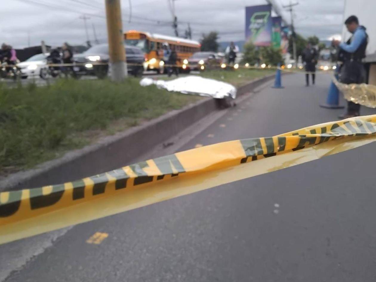 Peatón fallece al ser arrollado por camioneta en anillo periférico