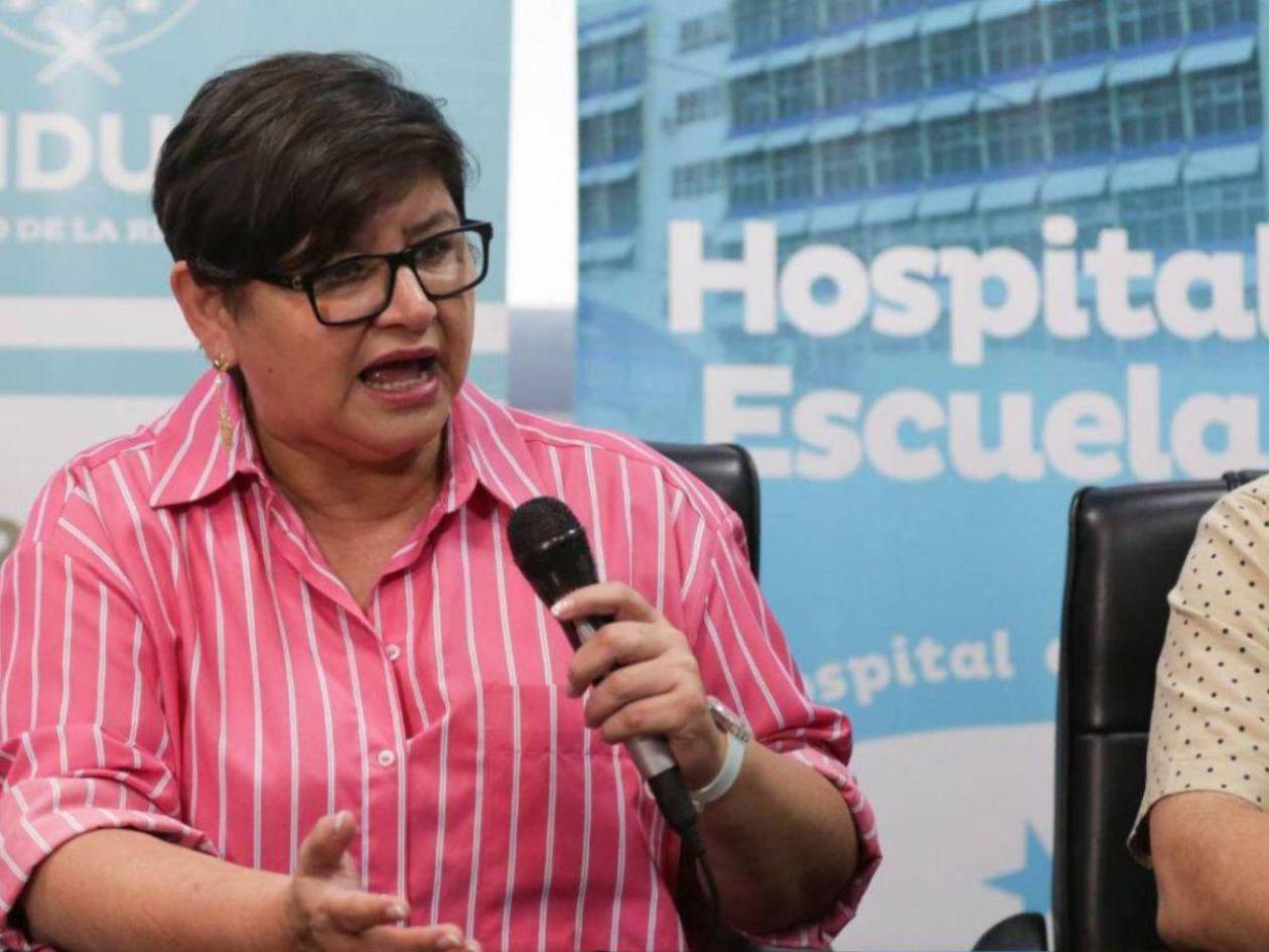 Con caricaturas y memes repudian a ministra de salud por minimizar la falta de algodón en hospital