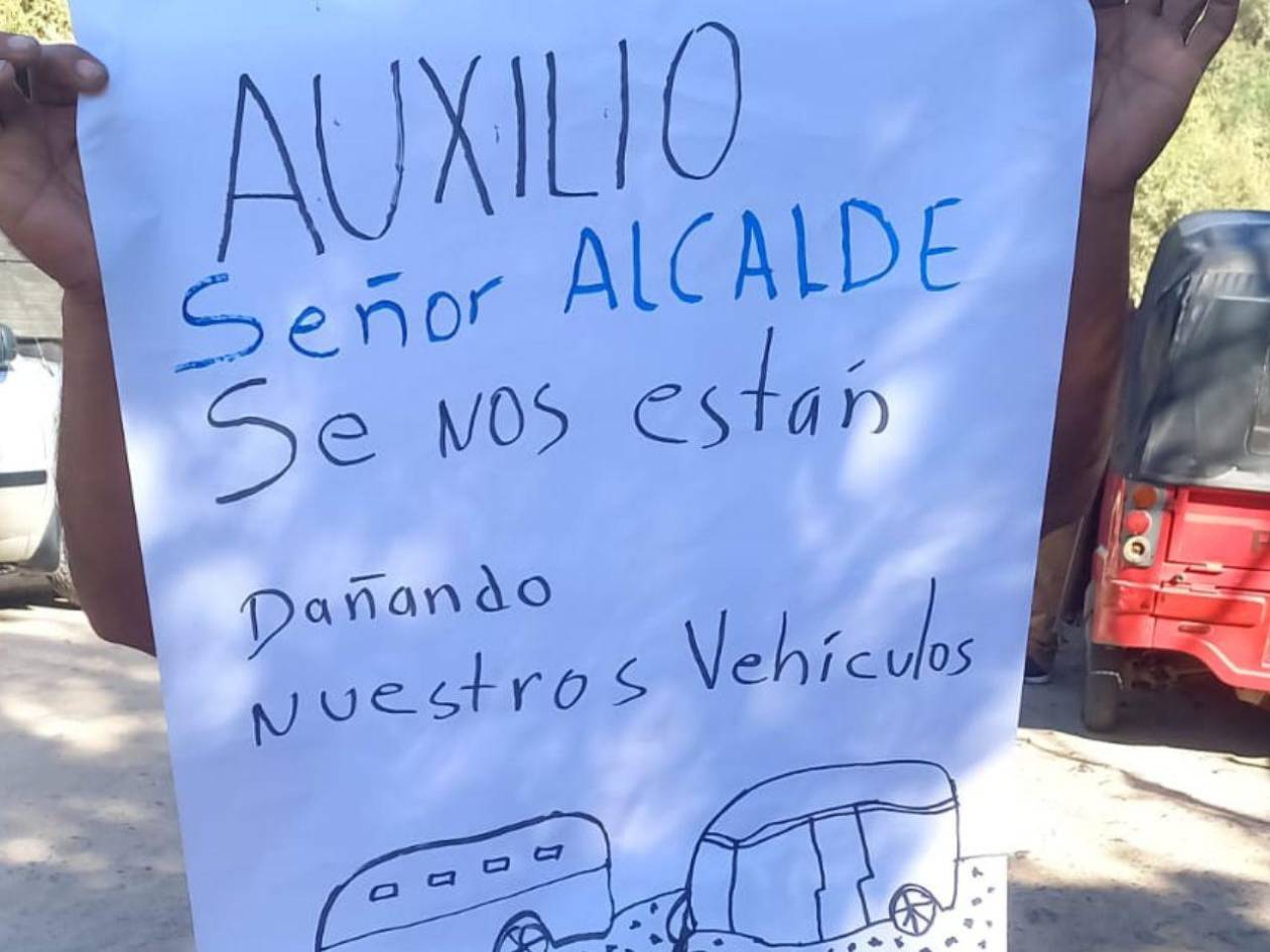 Pobladores de la carretera vieja a Olancho exigen reparación de la vía