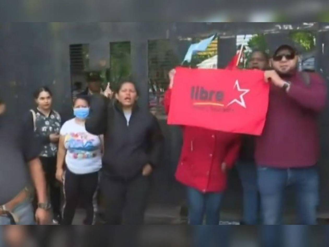 Por protestas de colectivos de Libre dejan sin atención a pacientes del Mario Mendoza