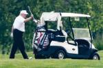 El hecho se suscitó cerca de su club de golf en West Palm Beach, Florida, en donde Trump se encontraba practicando este deporte.