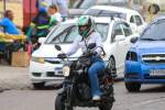 Cada vez más mujeres usan motocicletas como su medio de transporte.