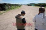 Las personas que han tomado el aeródromo de San Lorenzo, Valle, reconocieron que son invasores, pero comenzaron a llegar por la necesidad de una vivienda.