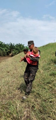 Continúa el rescate de hondureños afectados tras el doloroso paso de Eta (FOTOS)