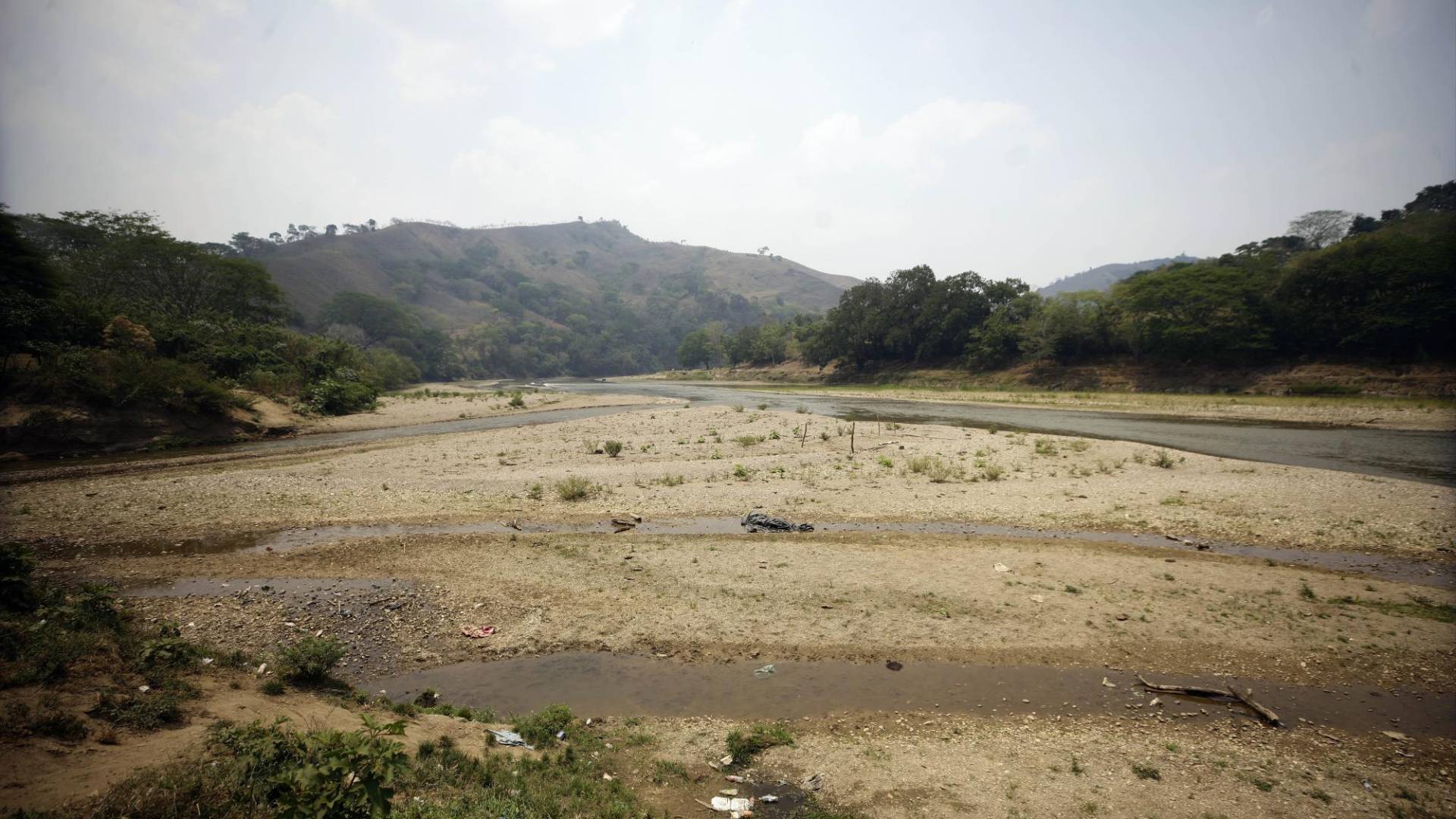 $!En temporadas secas el río Coco o Segovia parece vivir sus últimos días.