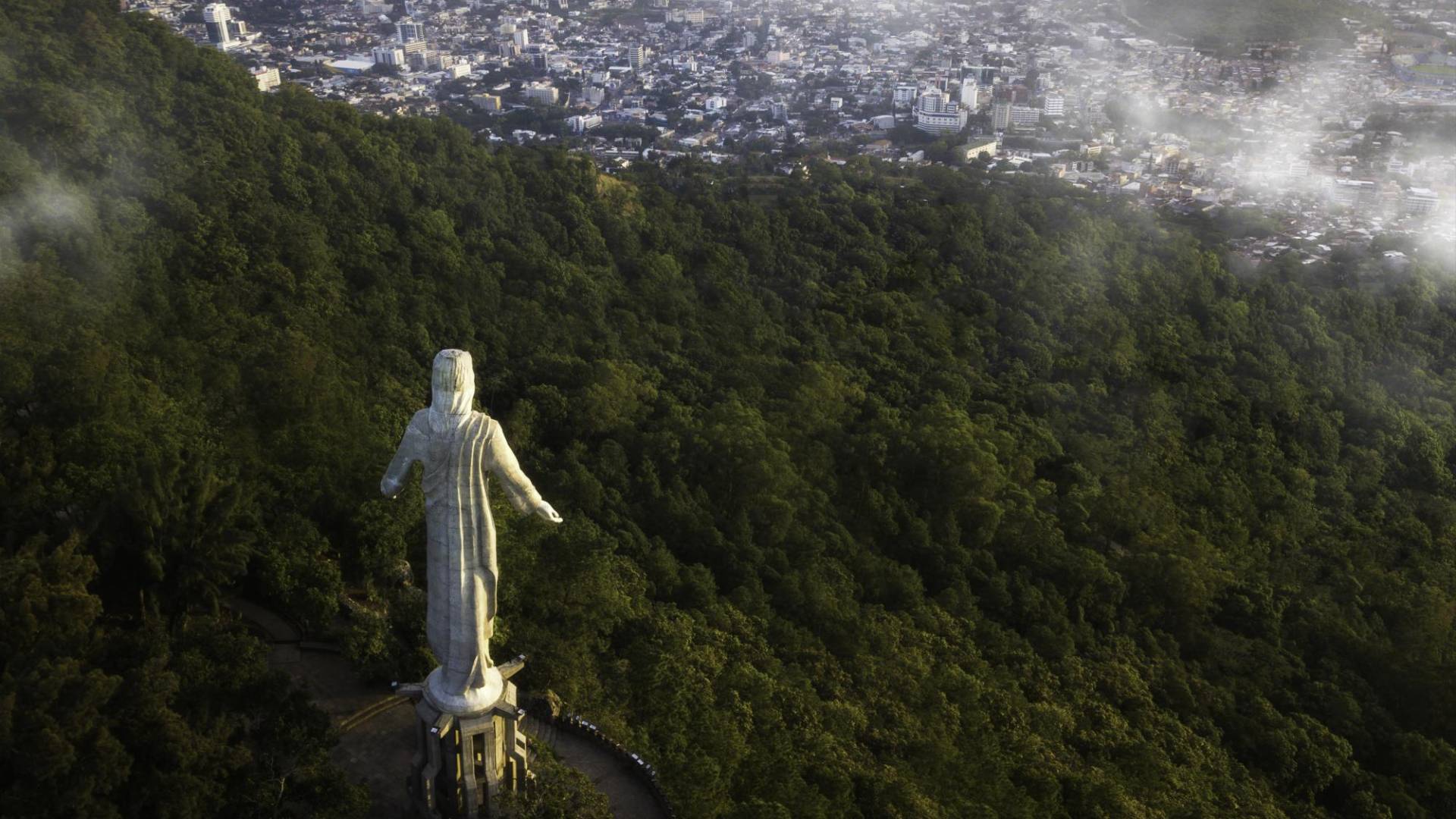 $!Al hacer turismo interno, El Picacho es uno de los parques más visitados en la capital.