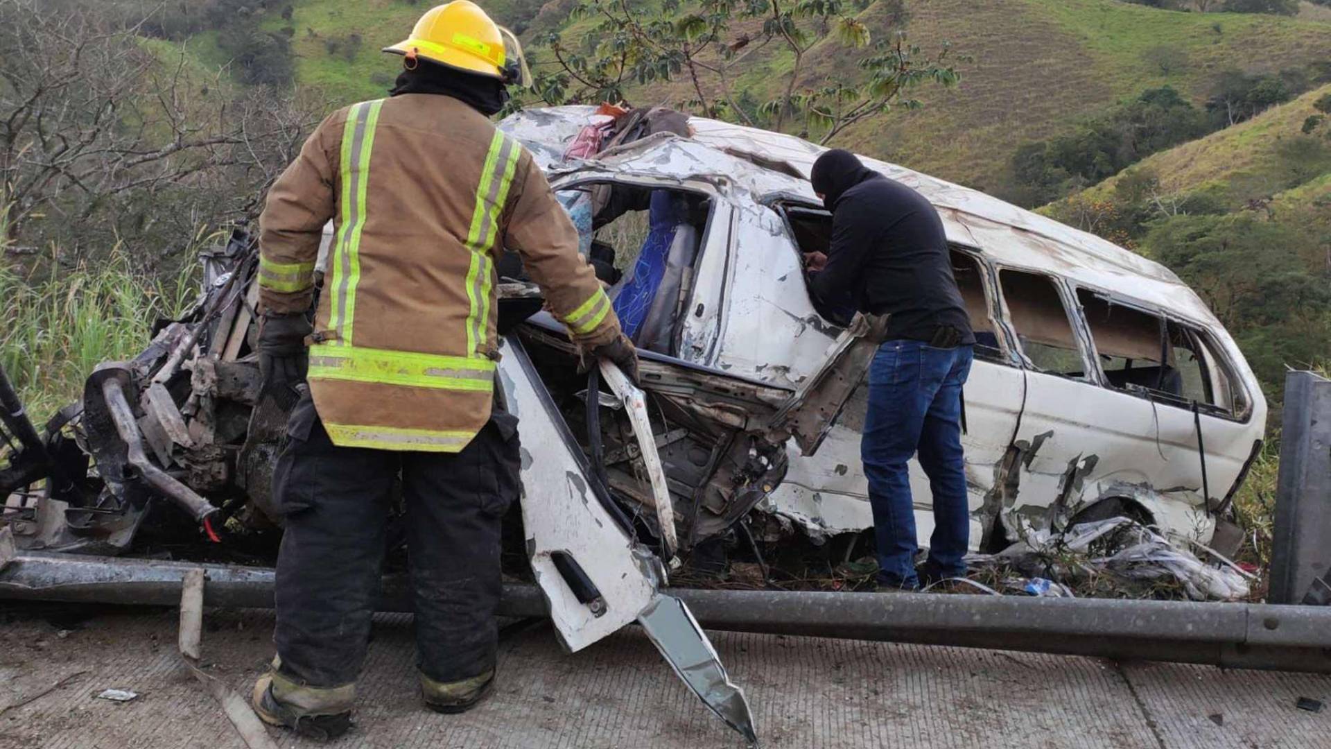 $!Muchos de los accidentes ocurren por imprudencia del conductor de la unidad de transporte.