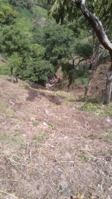 En fotos: La trágica muerte de una pareja recién casada y tres niños víctimas del accidente vial en Choluteca  