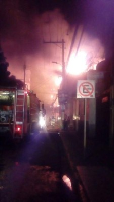 Las imágenes más impactantes del voraz incendio en el Museo del Hombre Hondureño