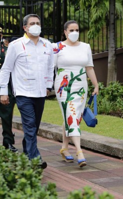 Trajes hechos por manos lencas lució la pareja presidencial de Honduras (FOTOS)