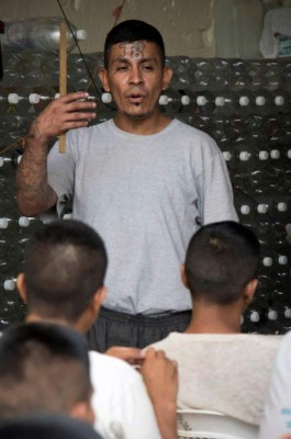 FOTOS: Así es la rehabilitación de expandilleros de la Mara Salvatrucha (MS-13) y Barrio 18 en la cárcel de El Salvador