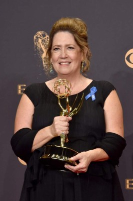 FOTOS: Así posaron los ganadores de los Premios Emmy 2017