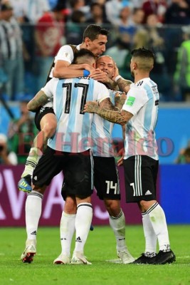 Rusia 2018: Los abrazos de Messi, Marcos Rojo y toda la selección de Argentina tras la clasificación a octavos