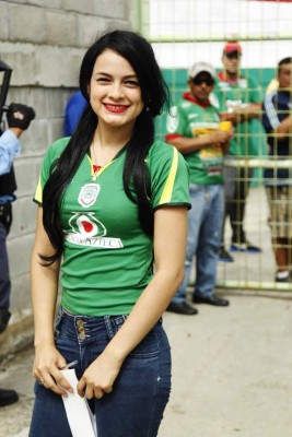 ¡Bellezas adornan los diferentes estadios de Honduras!