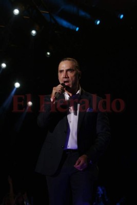 'Rompiendo Fronteras': Alejandro Fernández emocionó a Honduras con espectacular concierto