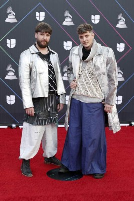 Embarazos al aire y ropa holgada: los looks más extravagantes de los Latin Grammy 2021