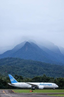 FOTOS: Así fue la llegada del primer vuelo de Air Europa al Golosón de La Ceiba