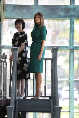 Fotos: Los relajados looks de Melania Trump y Akie Abe, la esposa del primer ministro japonés