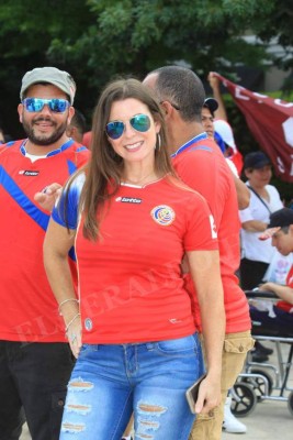 ¡Linduras! Ellas adornan el BBVA Compass en la segunda jornada de la Copa Oro