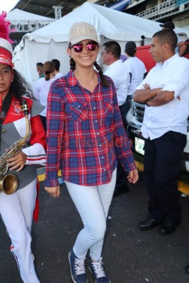 FOTO: Mujeres bellas invadieron el Estadio Nacional en las fiestas patrias 2017