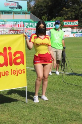 Belleza, calor y buen ambiente en la previa del juego entre Motagua y Marathón