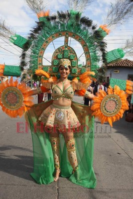 Comayagua, cuna de hermosas palillonas y banderistas