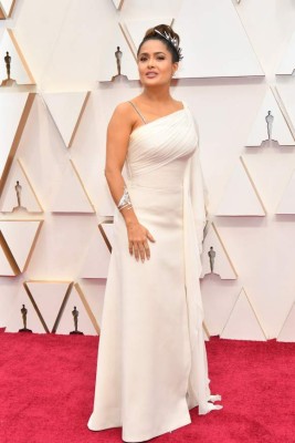 FOTOS: Salma Hayek y el vestido blanco que no favoreció su figura en los Oscar 2020