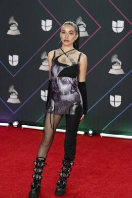 Embarazos al aire y ropa holgada: los looks más extravagantes de los Latin Grammy 2021